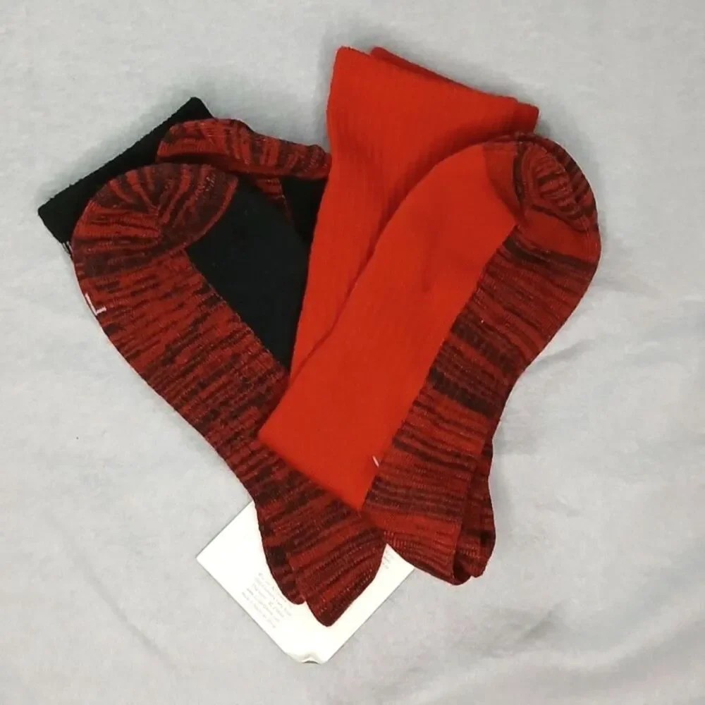 2 pr Gildan Crew Socks Arch Support Moisture Wicking Black Red Youth Boys 3 - 9
